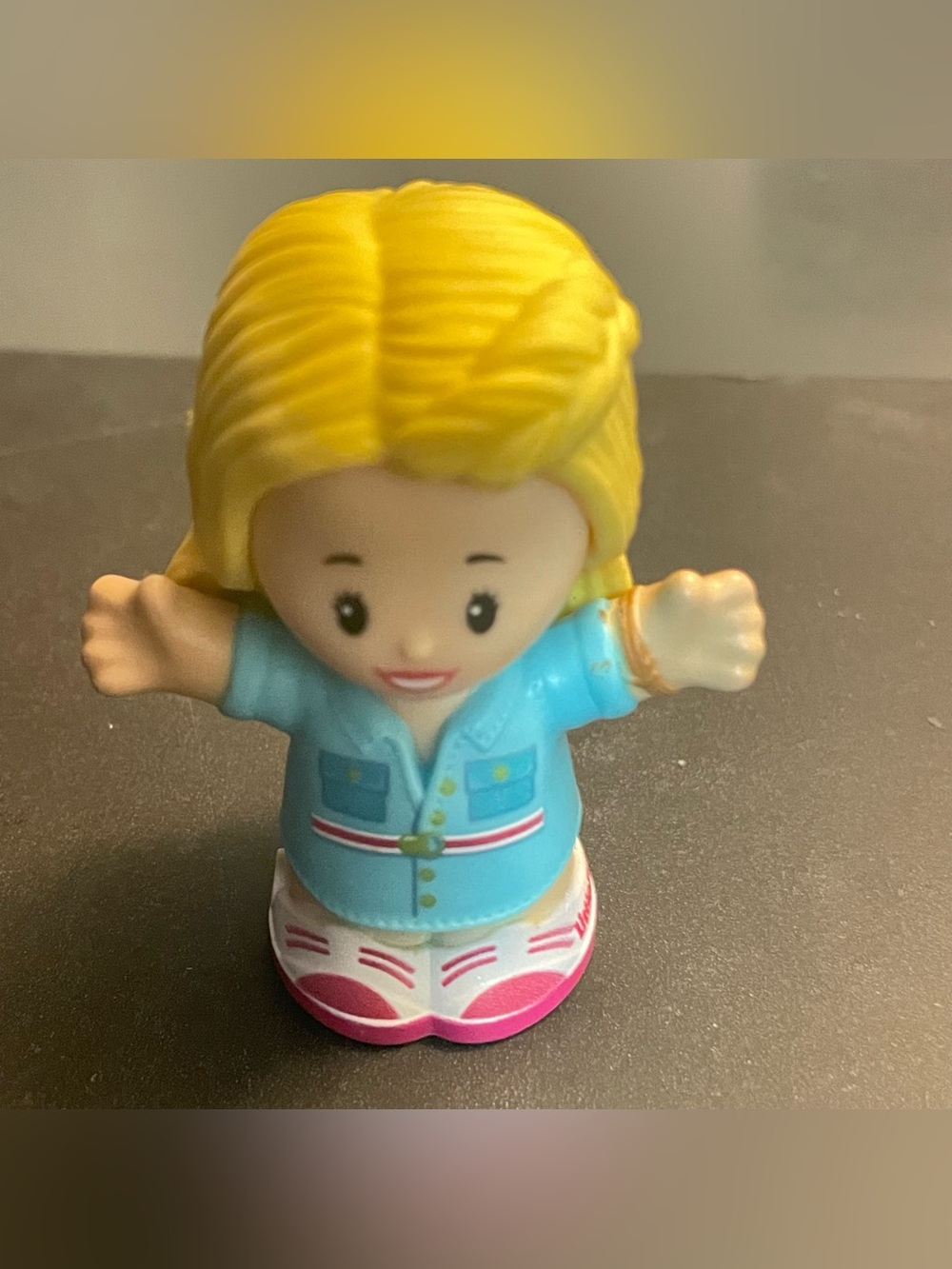 Fisher Price Little People Figure Barbie Girl Dreamhouse Blonde Hair